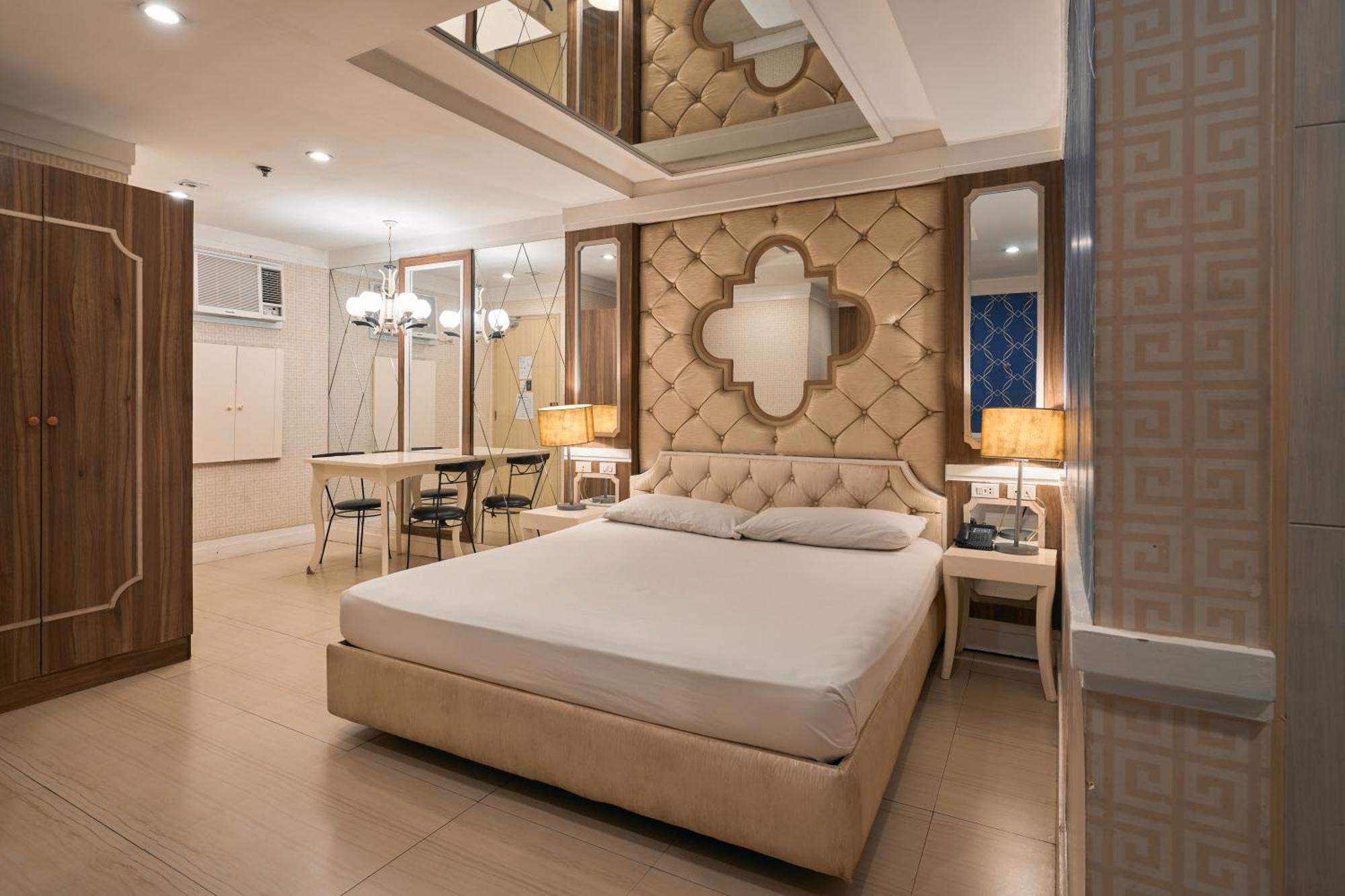 Hotel Victoria Court Malabon à Valenzuela Extérieur photo