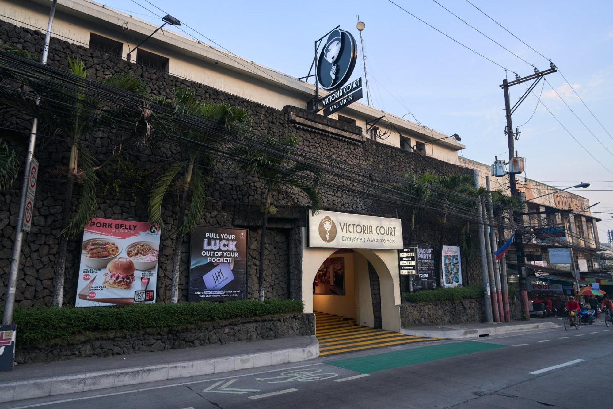 Hotel Victoria Court Malabon à Valenzuela Extérieur photo