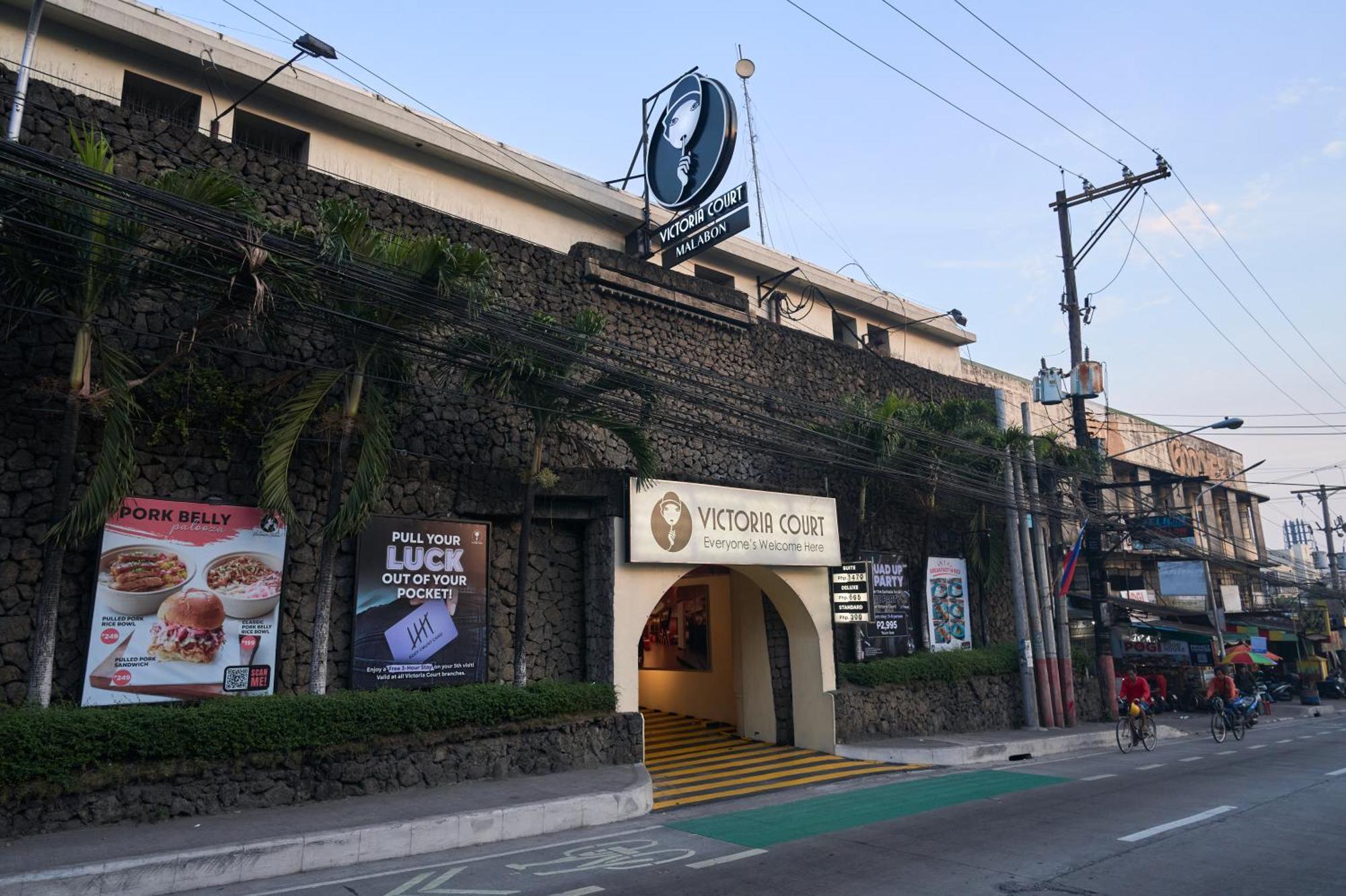Hotel Victoria Court Malabon à Valenzuela Extérieur photo